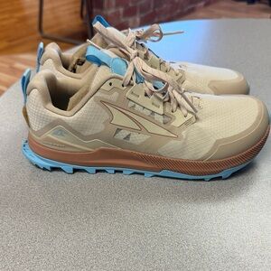New! Altra lone Peak 7 trail running Athletic Shoes. Never worn paid $145